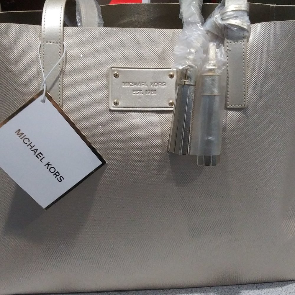 SOLD NWT Michael Kors Tote!
